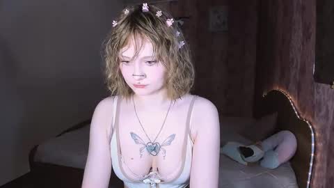 Snapshot of mariamilkis chatting on April 22, 1:41 am Maria online show from April 22, 1:41 am