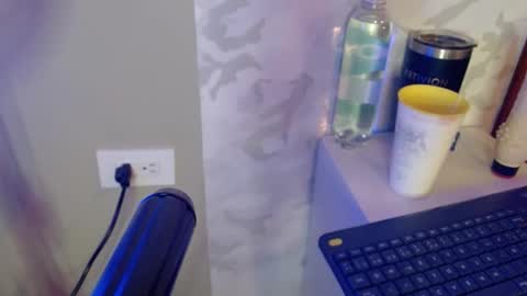 Snapshot of mariana96_ chatting on November 24, 11:54 am Mariana online show from November 24, 11:54 am