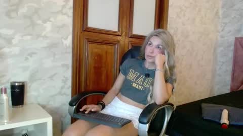 Snapshot of mariana96_ chatting on November 30, 12:42 pm Mariana online show from November 30, 12:42 pm