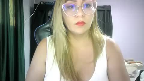 mariana995649 online show from September 13, 9:25 pm
