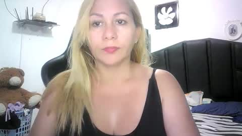 mariana995649 online show from December 15, 10:14 pm