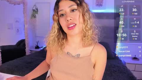 Snapshot of mariana_es chatting on December 29, 10:34 am Mariana online show from December 29, 10:34 am