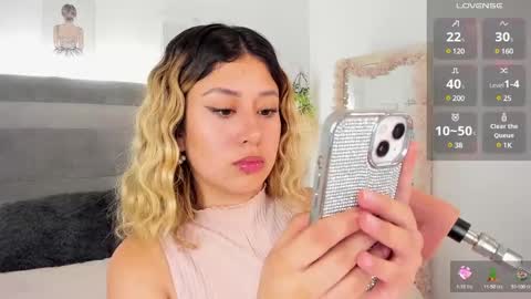 Snapshot of mariana_es chatting on January 8, 4:02 am Mariana online show from January 8, 4:02 am