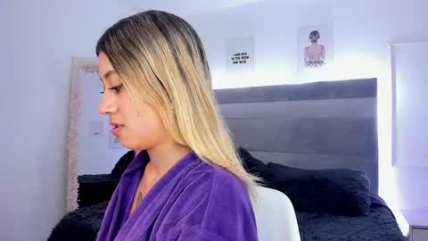 Snapshot of mariana_es chatting on January 29, 7:36 am Mariana online show from January 29, 7:36 am