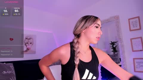 Snapshot of mariana_es chatting on February 17, 8:26 pm Mariana online show from February 17, 8:26 pm