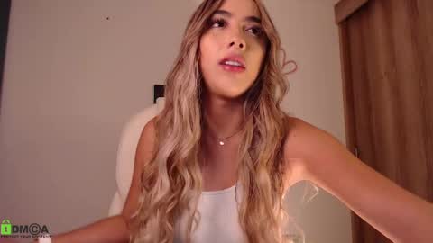 Snapshot of mariana_es chatting on February 27, 11:48 pm Mariana online show from February 27, 11:48 pm