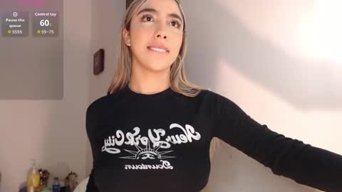 Snapshot of mariana_es chatting on September 25, 12:14 am Mariana online show from September 25, 12:14 am