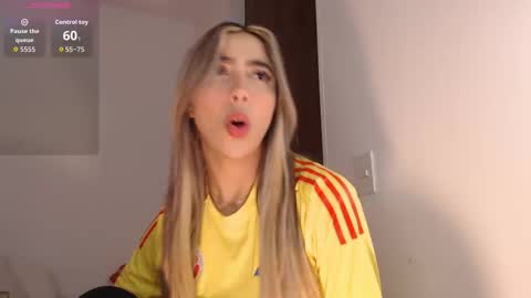 Snapshot of mariana_es chatting on October 11, 8:40 pm Mariana online show from October 11, 8:40 pm