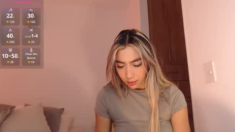 Snapshot of mariana_es chatting on October 14, 7:36 pm Mariana online show from October 14, 7:36 pm