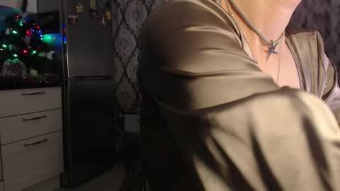 MarianaMur online show from December 18, 7:14 am