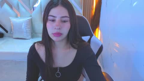 Mariana  online show from September 12, 1:00 pm
