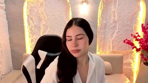 Mariana  online show from September 17, 1:02 pm