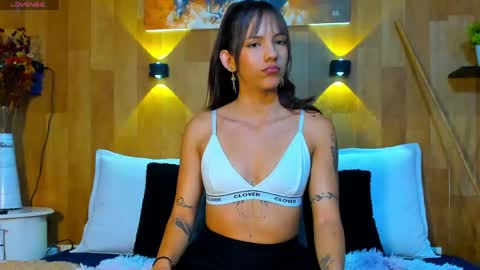 Mariana Angel online show from May 6, 4:01 pm