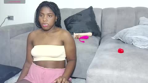 marianaee online show from October 15, 6:35 am