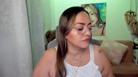 Mariana Lopez online show from November 15, 1:14 am