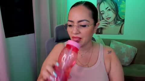 Mariana Lopez online show from February 11, 12:37 am