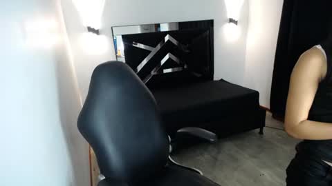 Snapshot of marianarojas_ chatting on August 2, 3:27 am Mariana online show from August 2, 3:27 am