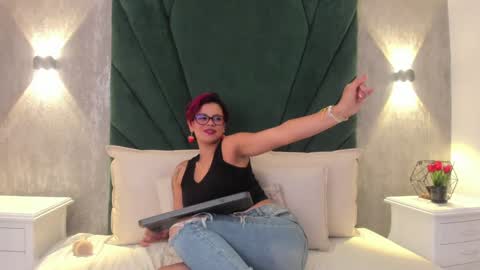 Mariana online show from December 10, 10:58 pm