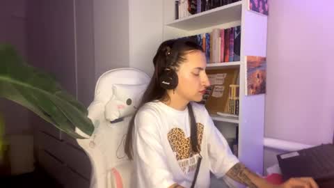 Monica online show from June 19, 6:34 pm