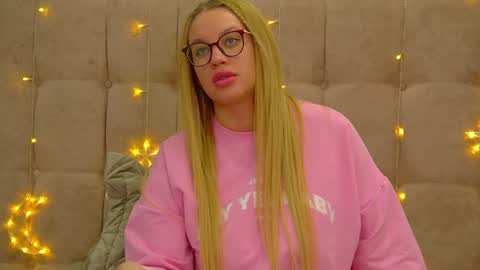 Maria online show from December 15, 4:29 am