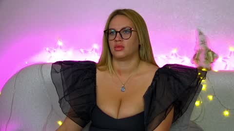 Maria online show from December 18, 8:09 am