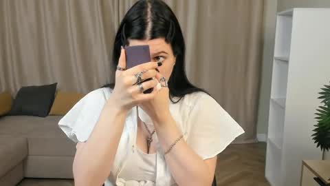 Snapshot of marianmollberg chatting on May 19, 6:14 pm Marian online show from May 19, 6:14 pm