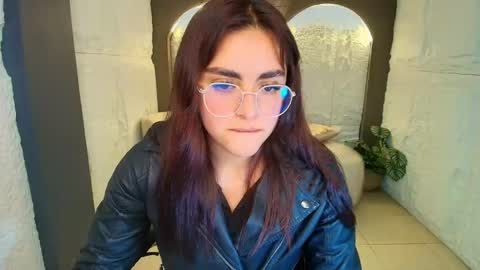 Snapshot of marianna_r_ chatting on February 16, 8:49 pm marianna_r_ online show from February 16, 8:49 pm