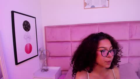 marianna_ray_ online show from February 11, 6:33 pm