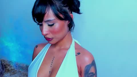 M A R I A N E online show from January 25, 6:01 am