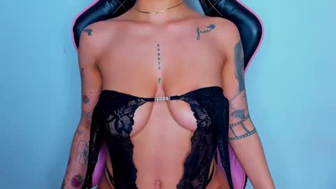 M A R I A N E online show from January 28, 5:54 am