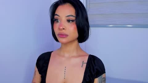 M A R I A N E online show from February 3, 6:22 am