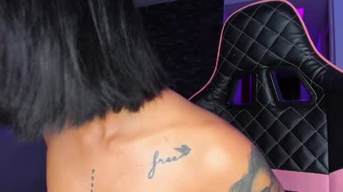 Snapshot of marianne__ chatting on April 12, 5:01 am M A R I A N E online show from April 12, 5:01 am