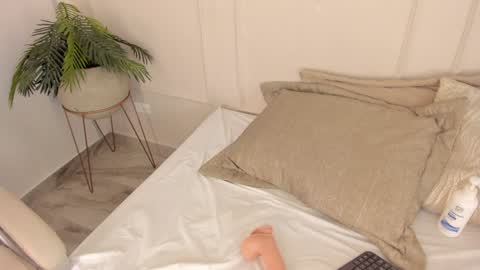 Snapshot of mariapettit chatting on January 11, 3:20 pm Maria Pettit online show from January 11, 3:20 pm