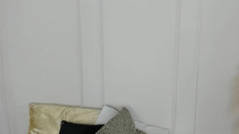 Maria Pettit online show from February 17, 11:18 am