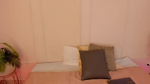 Maria Pettit online show from March 15, 10:32 am