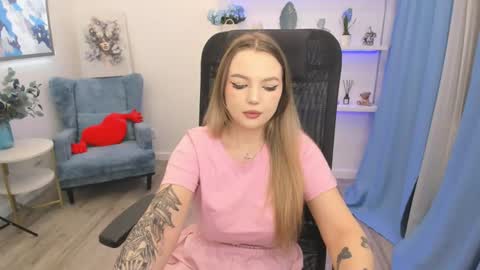 Snapshot of mariarobinsone chatting on March 22, 7:17 pm mariarobinsone online show from March 22, 7:17 pm