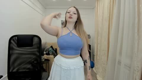 Snapshot of mariarobinsone chatting on June 4, 7:53 pm mariarobinsone online show from June 4, 7:53 pm
