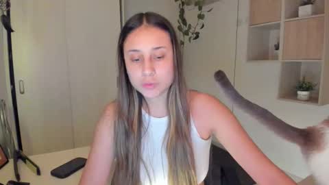 mariascarlett online show from December 17, 3:23 am