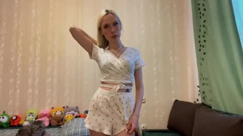 Molly online show from September 13, 7:19 am
