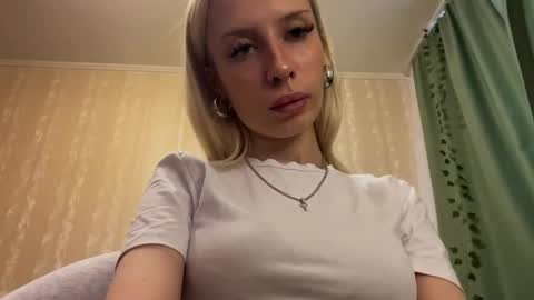 Molly online show from September 18, 7:32 am