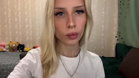 Molly online show from September 22, 7:21 am