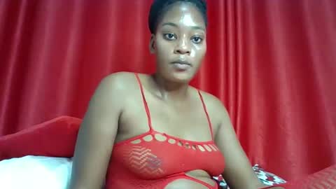 Snapshot of maribellah1 chatting on November 23, 9:47 pm Pauline online show from November 23, 9:47 pm