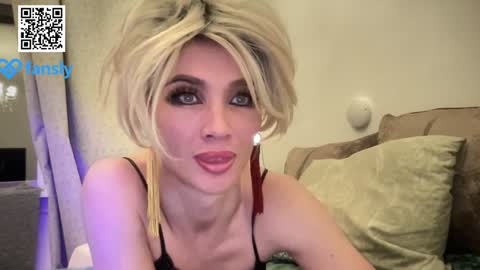 Mari online show from December 6, 7:45 pm