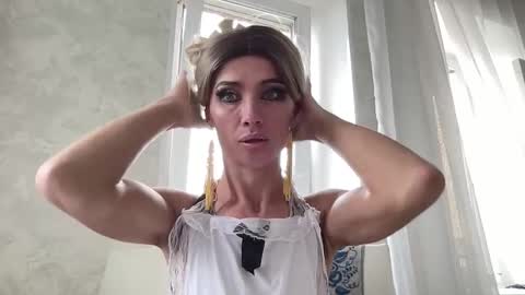 Mari online show from October 15, 9:53 am