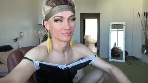 Snapshot of maridekoks chatting on April 19, 7:07 am Mari online show from April 19, 7:07 am
