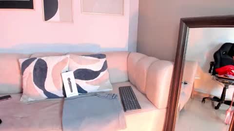 marie_bass online show from January 7, 1:02 pm