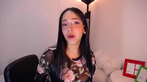 Nicolle online show from January 13, 8:03 pm