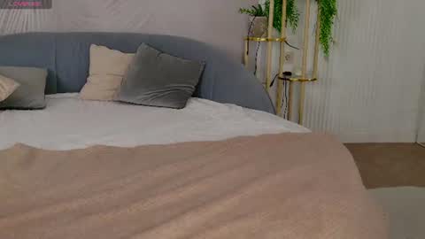 Marie LEAVE YOUR  WITH ME online show from July 20, 5:11 am