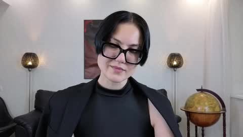 Snapshot of marie_fitch chatting on May 25, 11:55 pm Marie Fitch online show from May 25, 11:55 pm