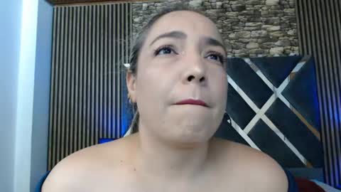 marie_hss online show from June 11, 8:07 pm